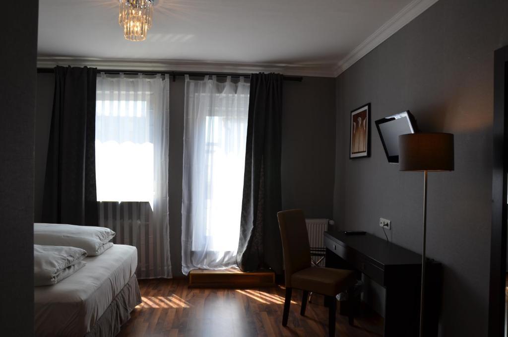 Hotel Rheinstein ฮูเดสไฮม์ แอม ไฮน์ ภายนอก รูปภาพ