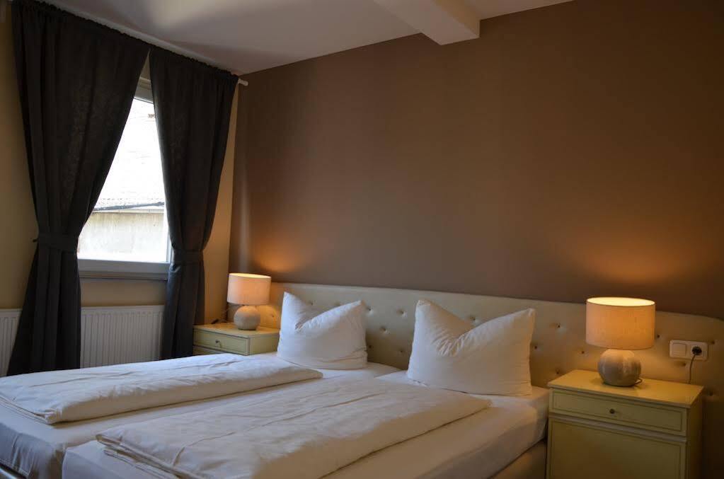 Hotel Rheinstein ฮูเดสไฮม์ แอม ไฮน์ ภายนอก รูปภาพ
