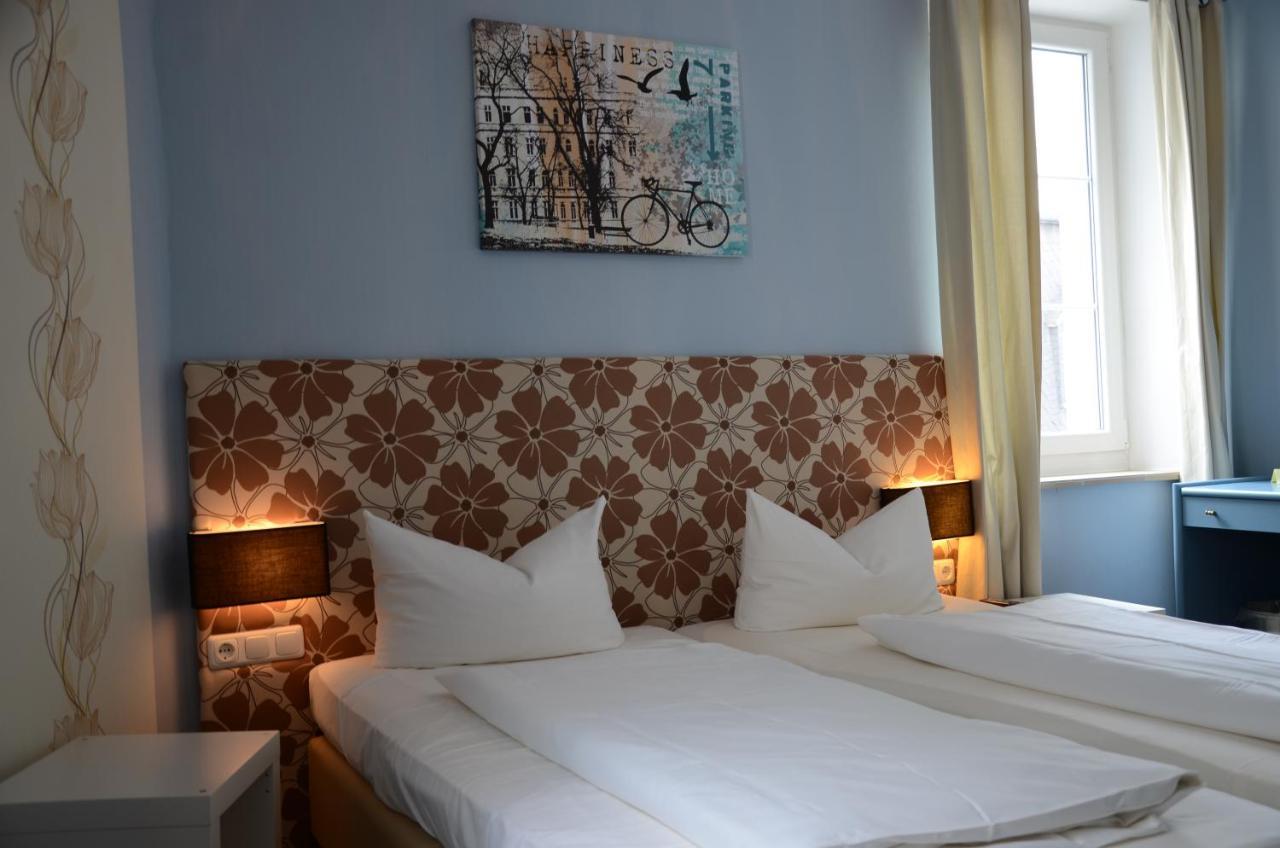 Hotel Rheinstein ฮูเดสไฮม์ แอม ไฮน์ ภายนอก รูปภาพ