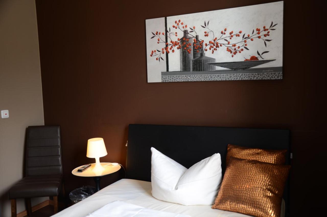 Hotel Rheinstein ฮูเดสไฮม์ แอม ไฮน์ ภายนอก รูปภาพ